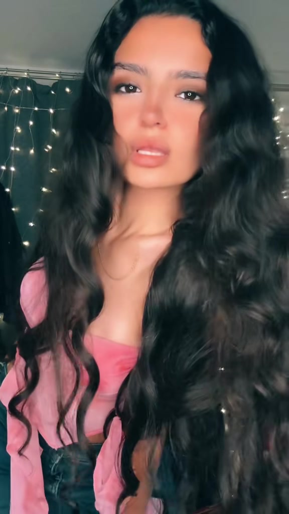 @Angelica_25