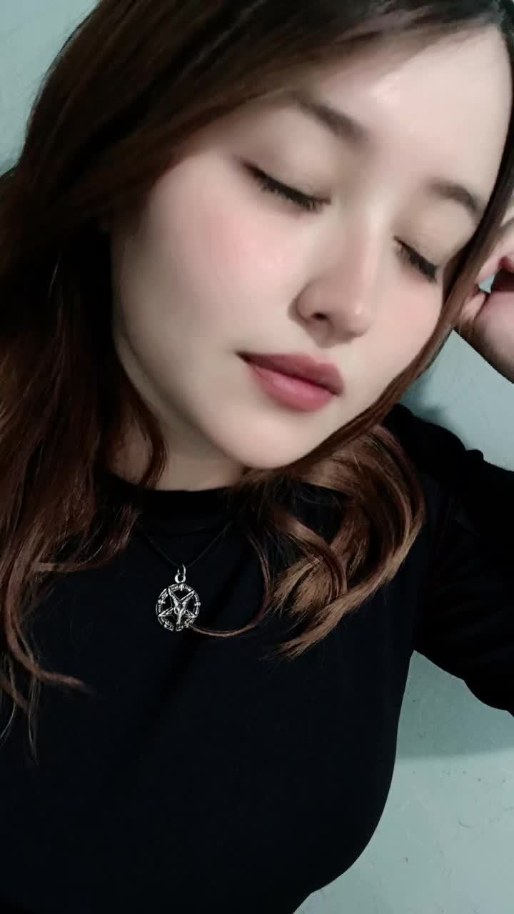 @Bella Leal de &Uuml;
