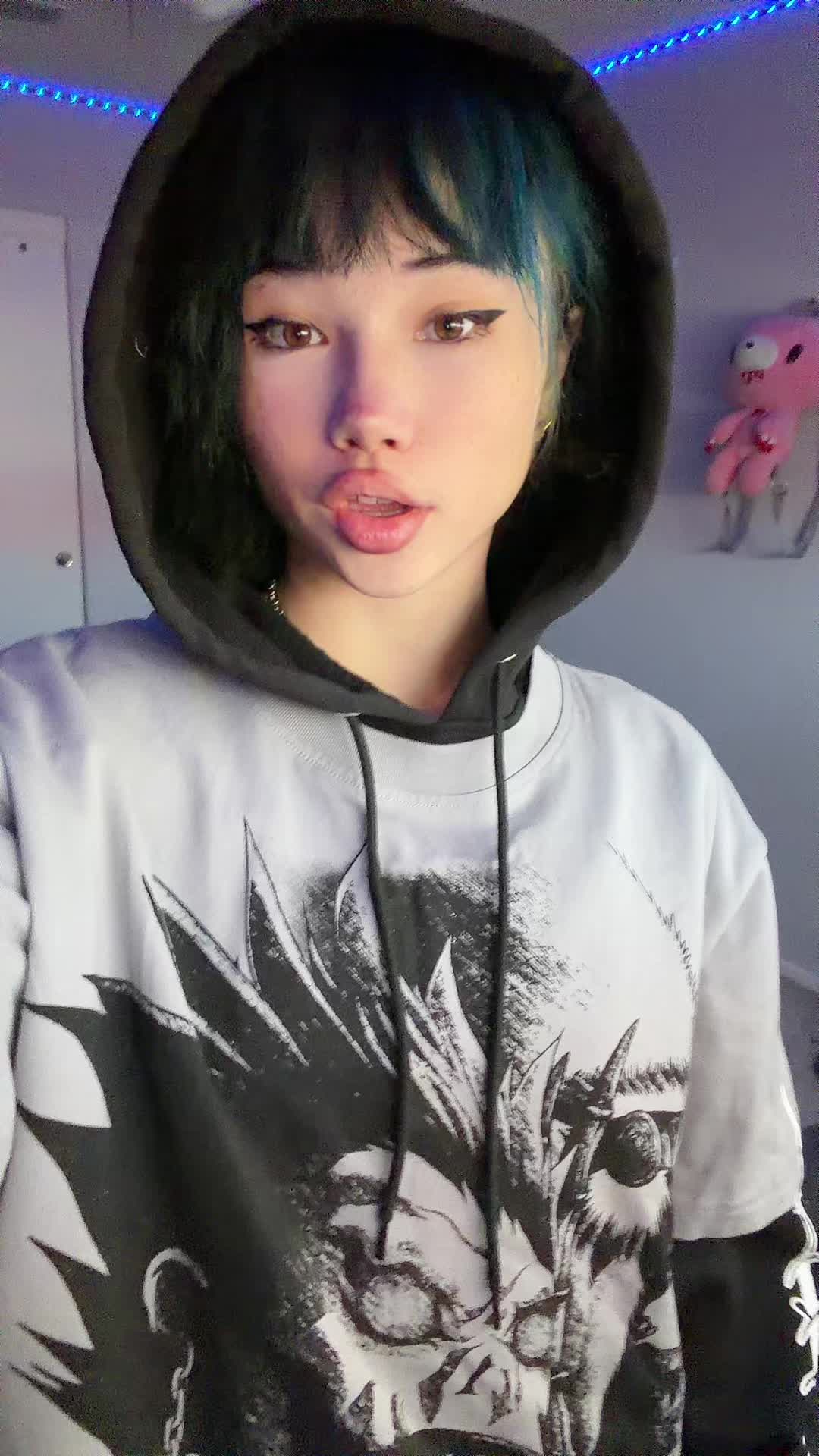 @yummyknivez