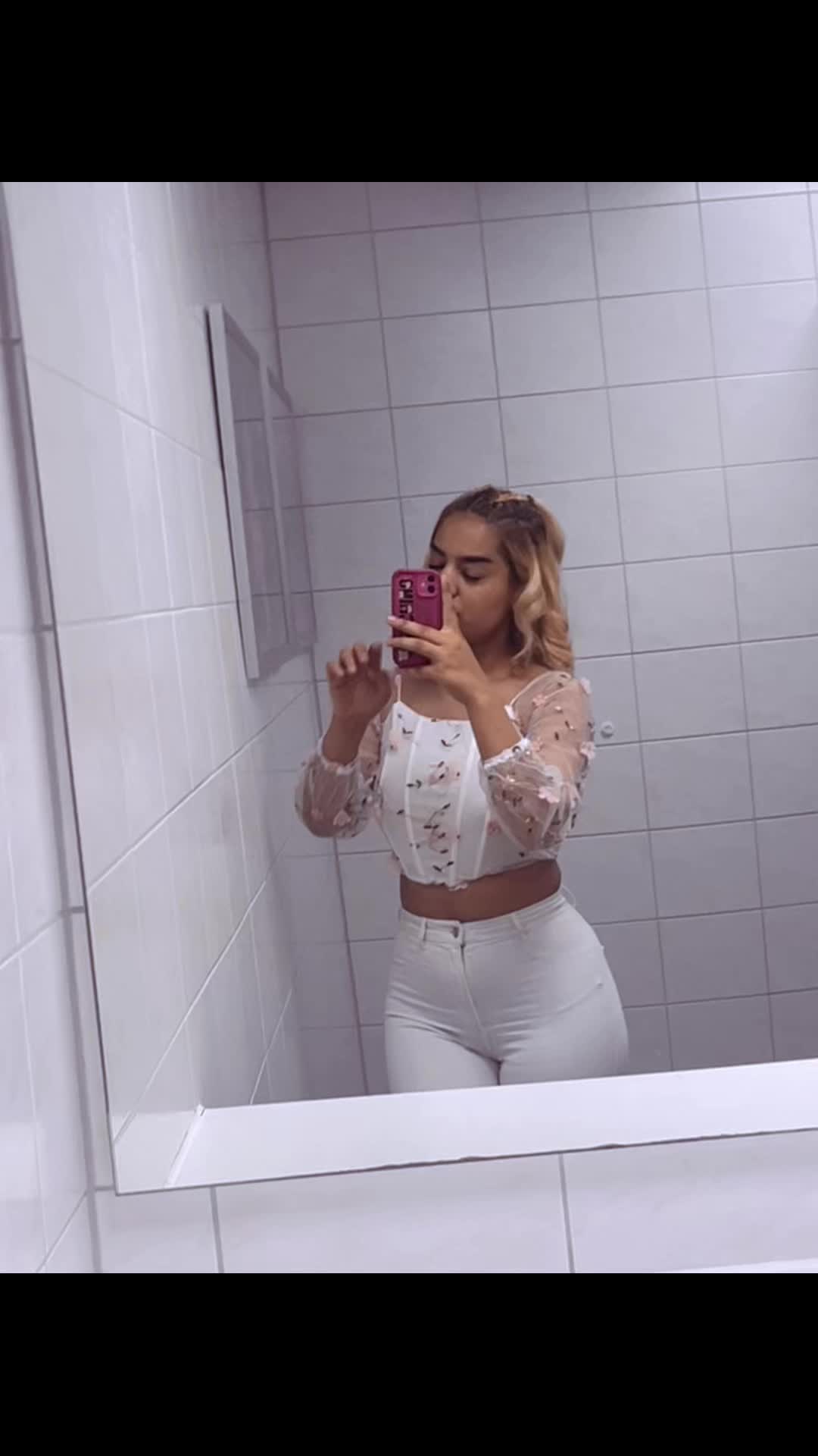 @blondes M&auml;dchen ❤️&zwj;🔥🥰
