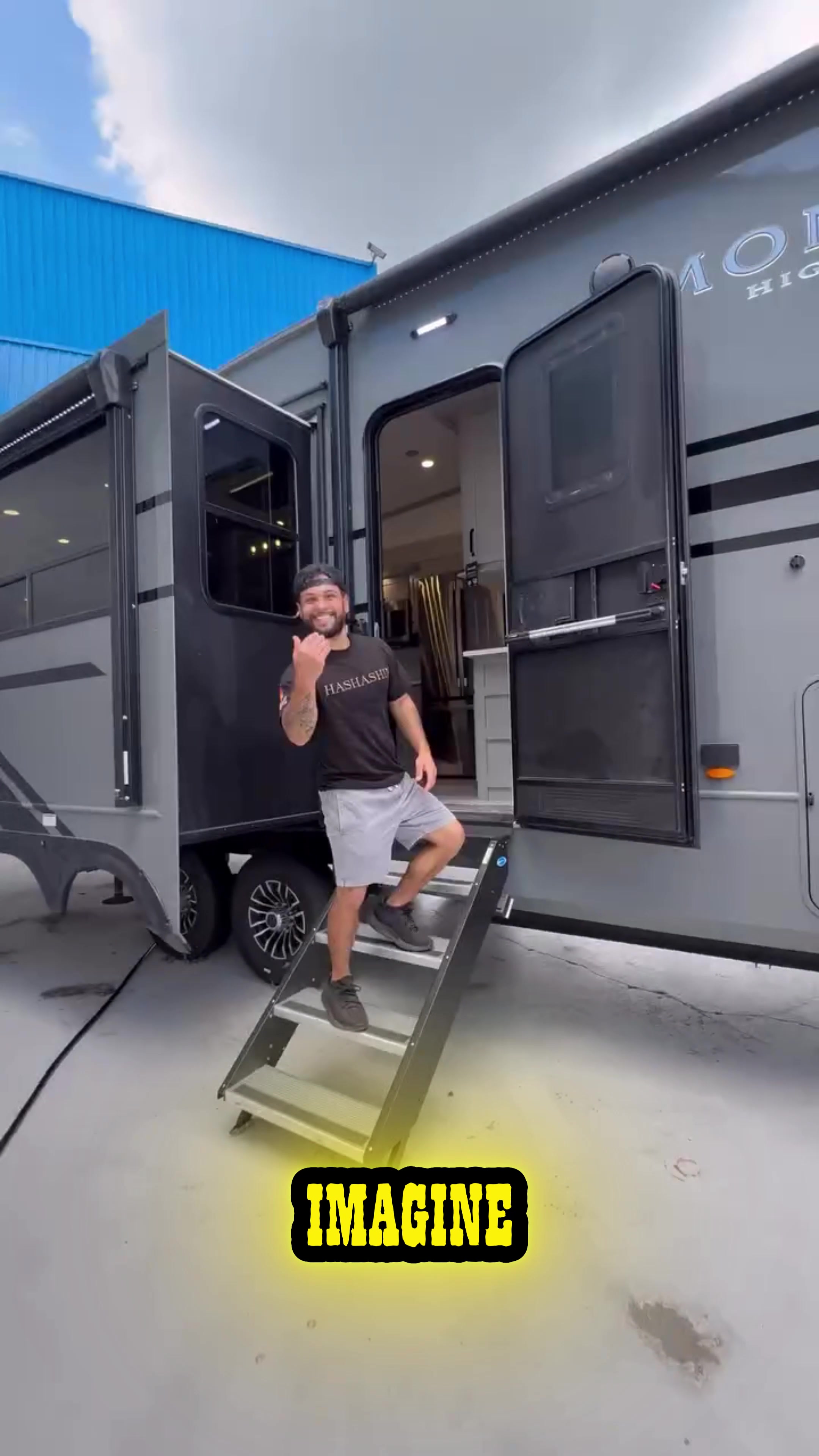 @Caravan & RV World 🚐