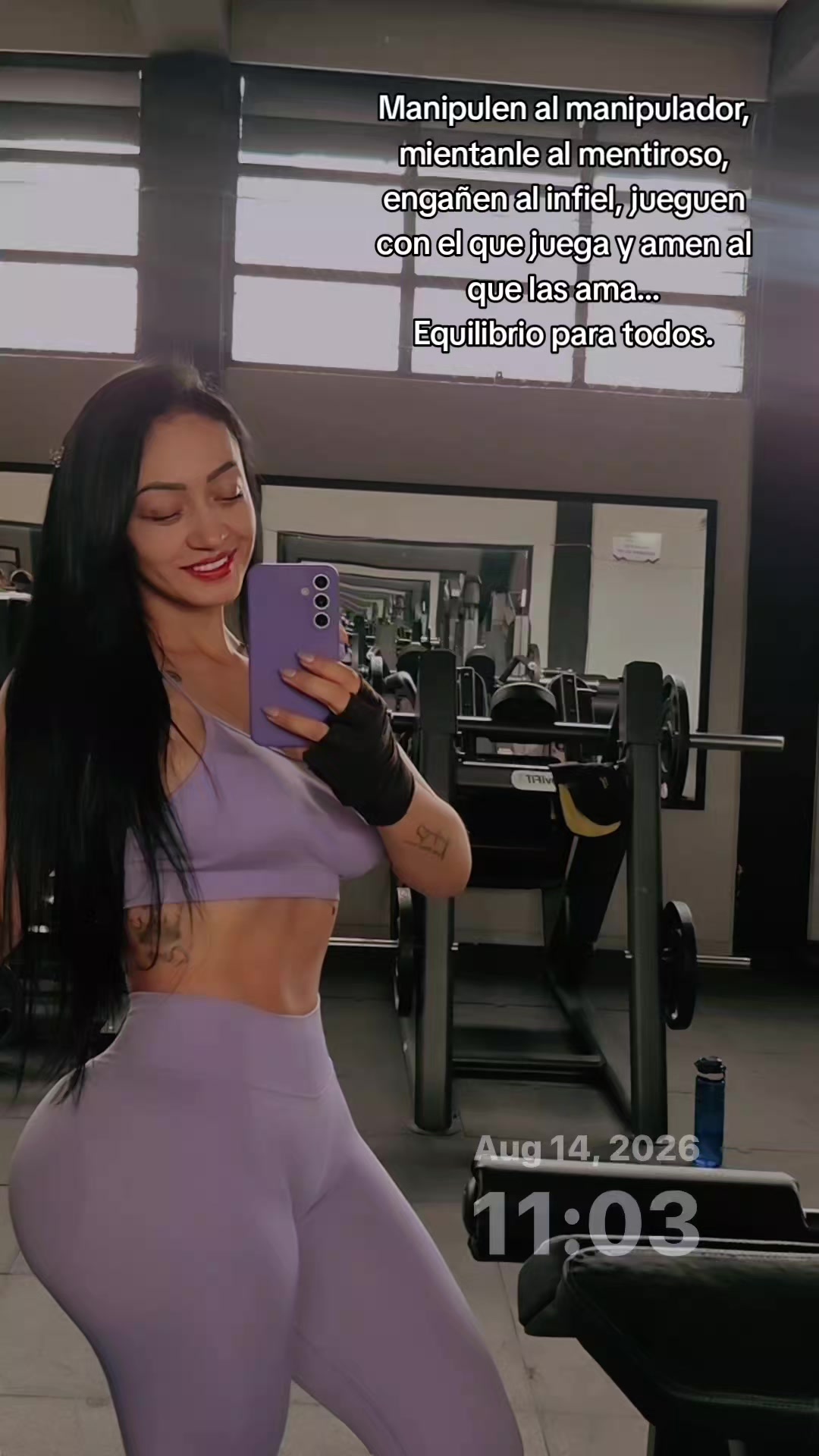 @Julie Vanesa . Te sigue