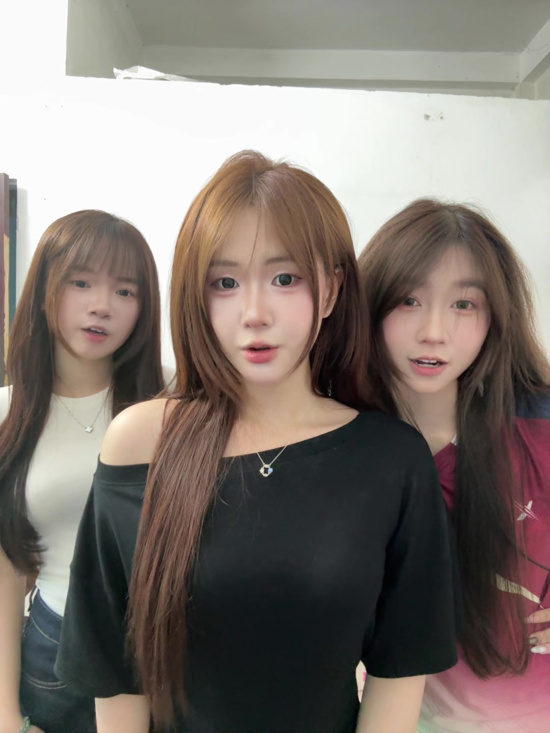 @Thảo v&acirc;n l&ecirc;n xe anh!