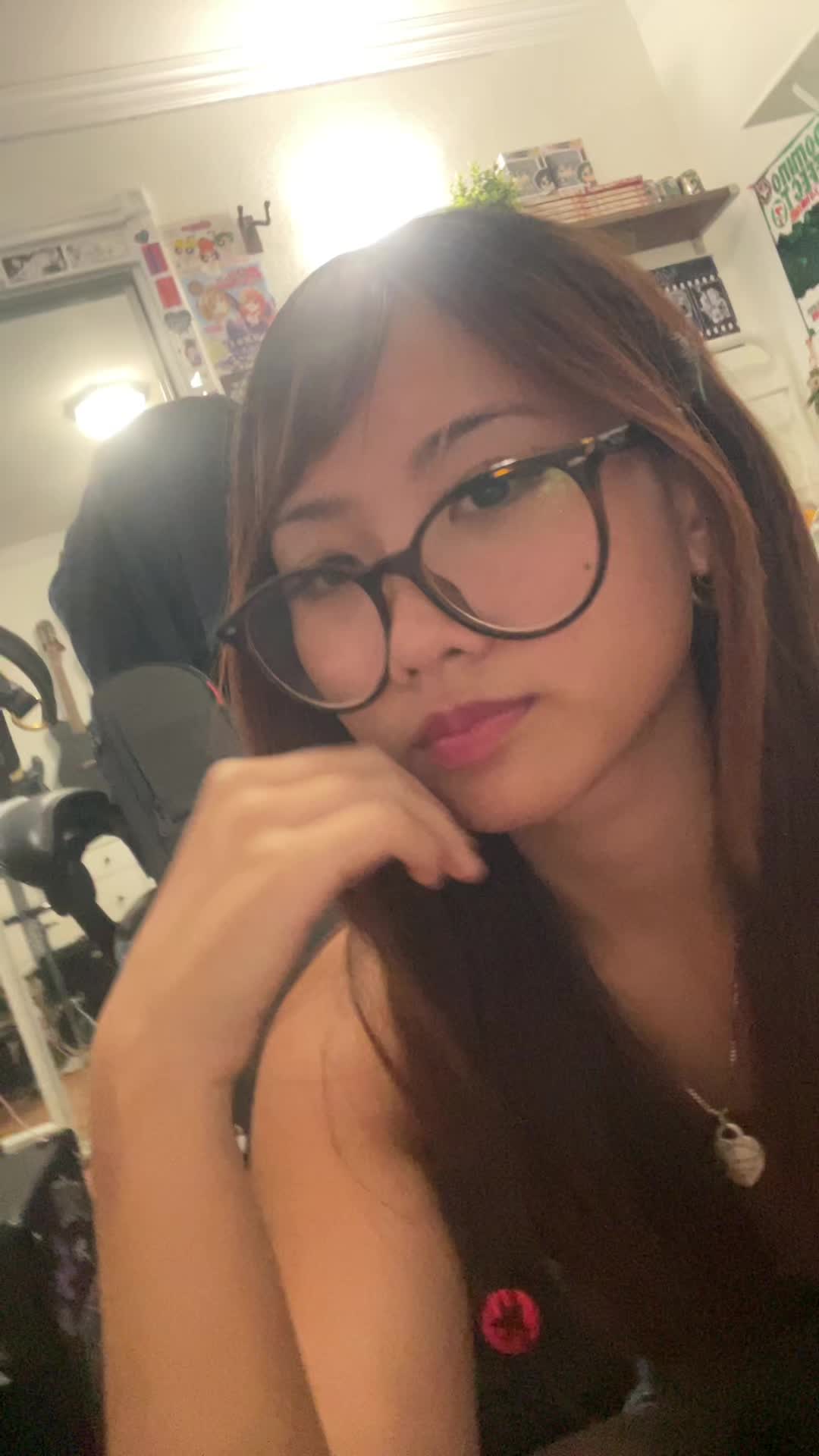 @woahkuriko
