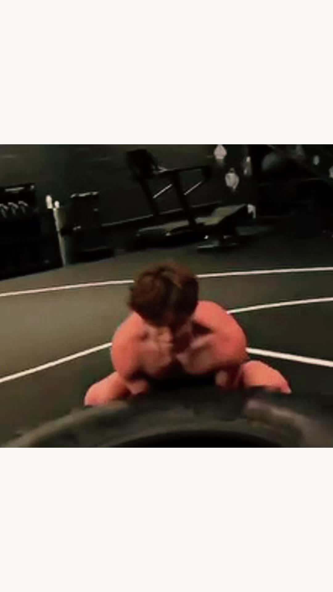 @eꨄ