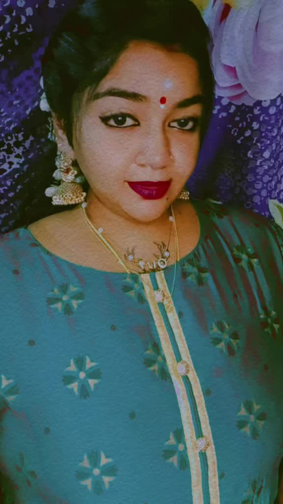 @👑🐼Nisha🐼👑