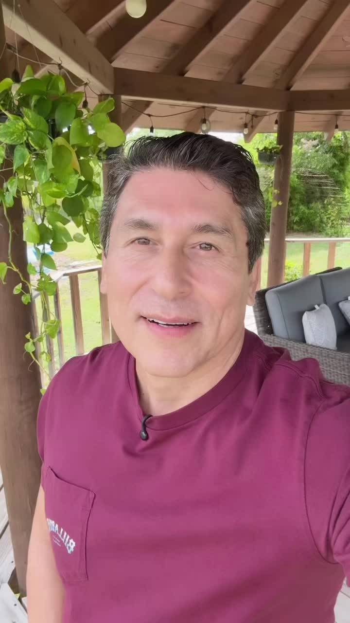 @César Lozano