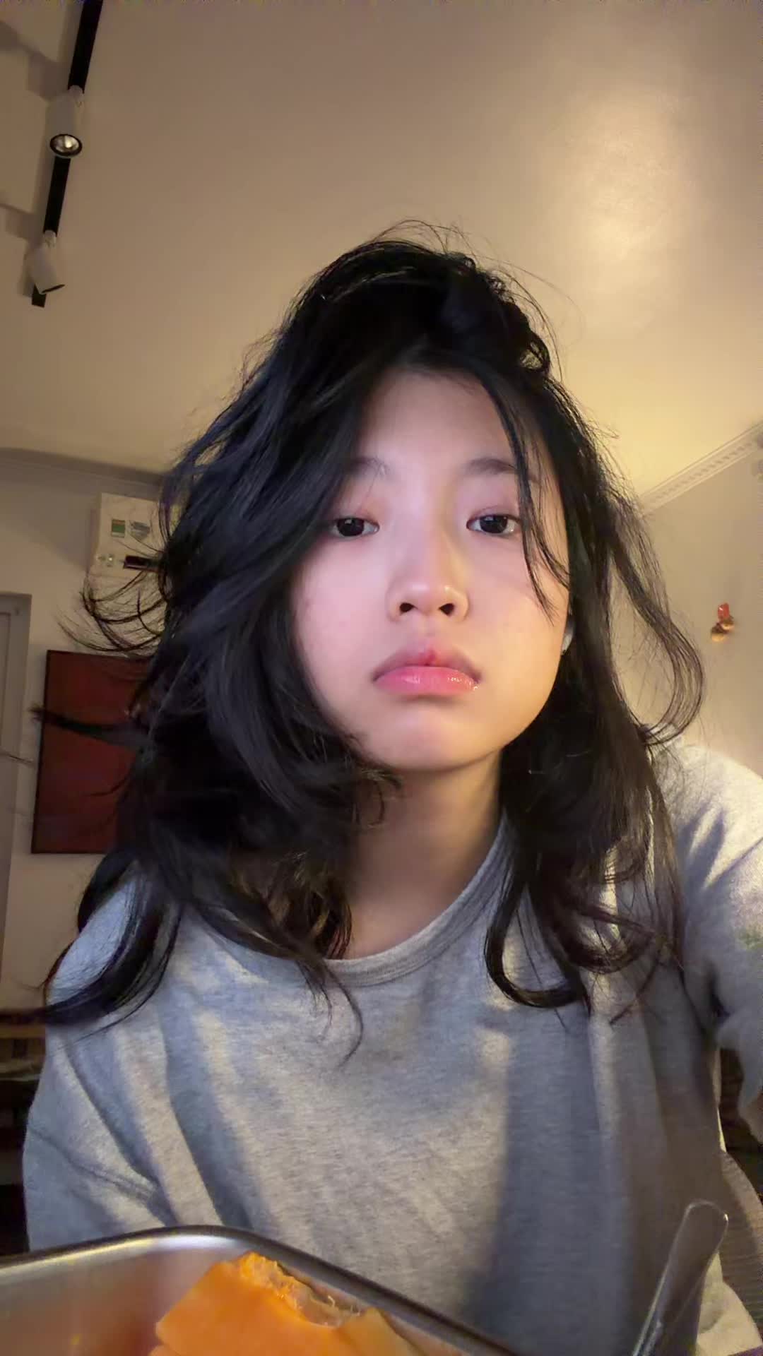 @pham linh chao xinn