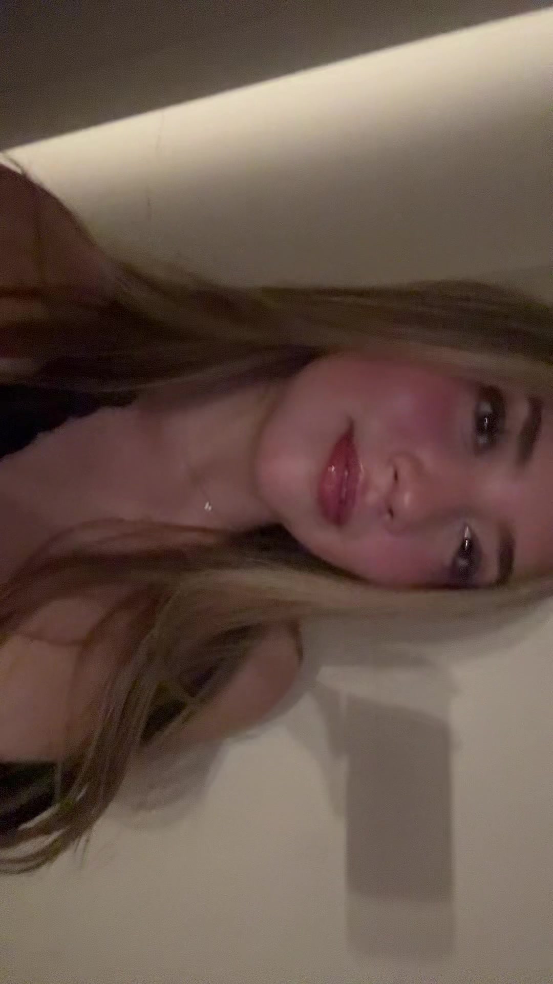 @lauraa