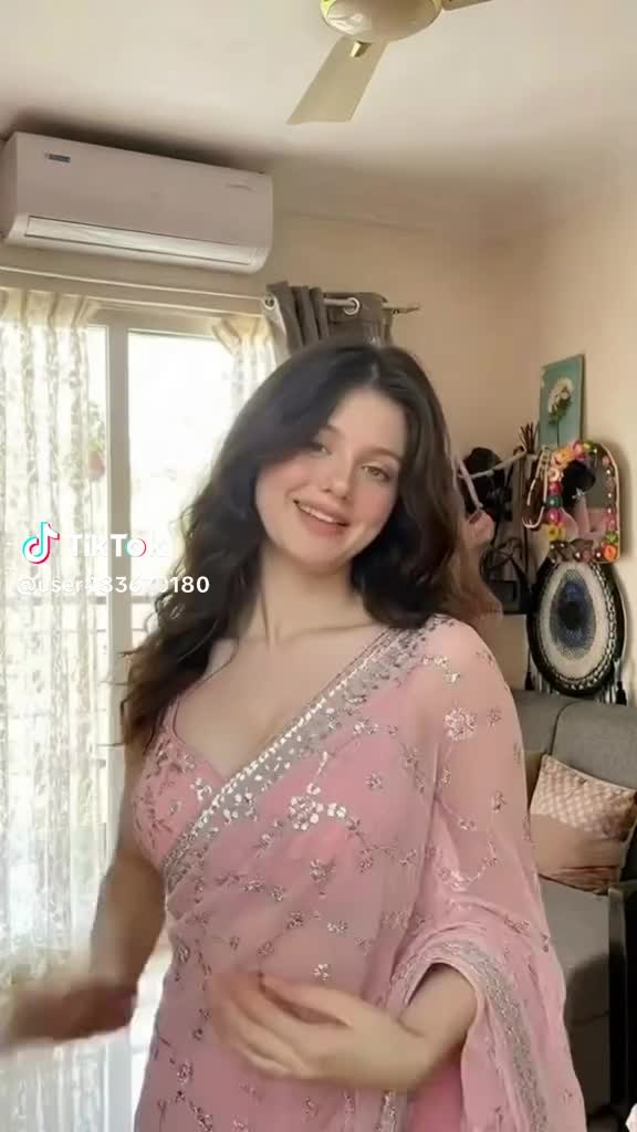 @hot girl