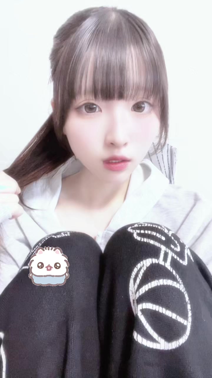 @ゆりな