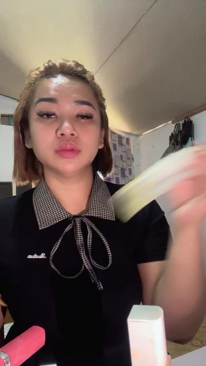@julia frinella sari