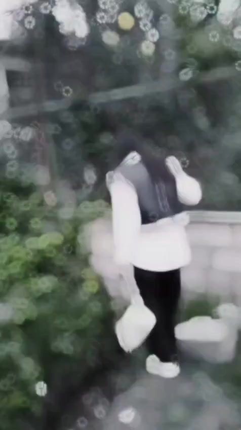 @G)