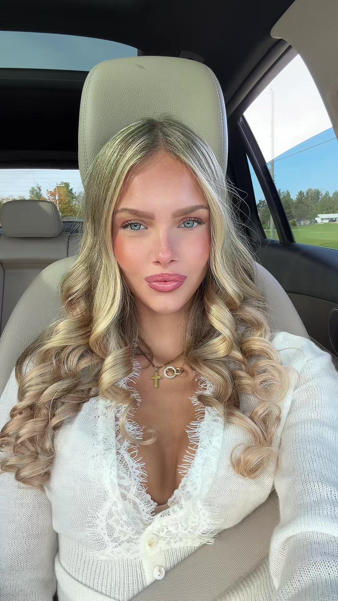 @blondeskinnylegend