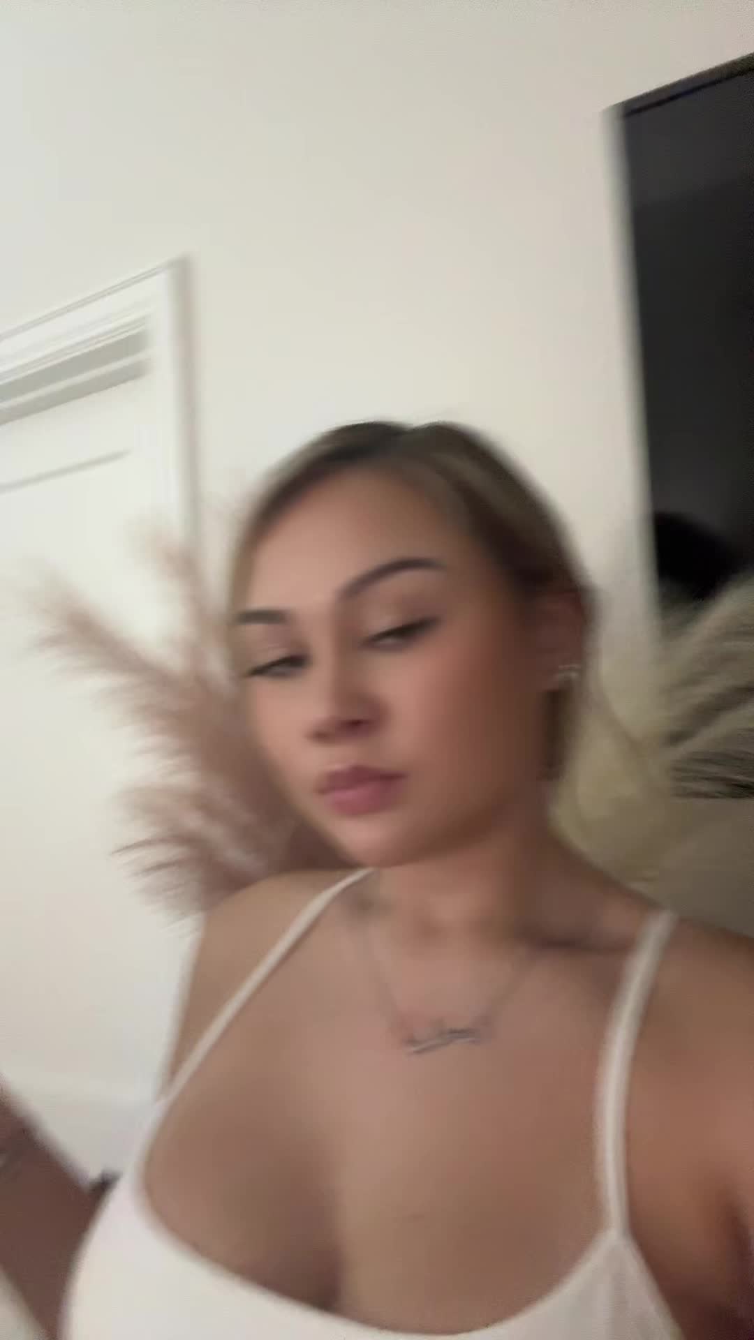 @🪩