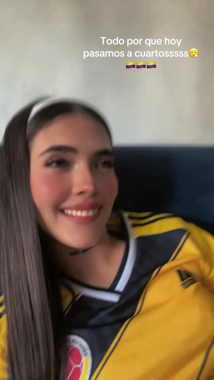 @𝓥𝓮𝓷𝓾𝓼𝓵𝓸𝓿𝓮𝓮