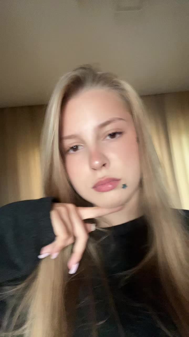@𝐠𝐨𝐬𝐬𝐢𝐩 𝐠𝐢𝐫𝐥
