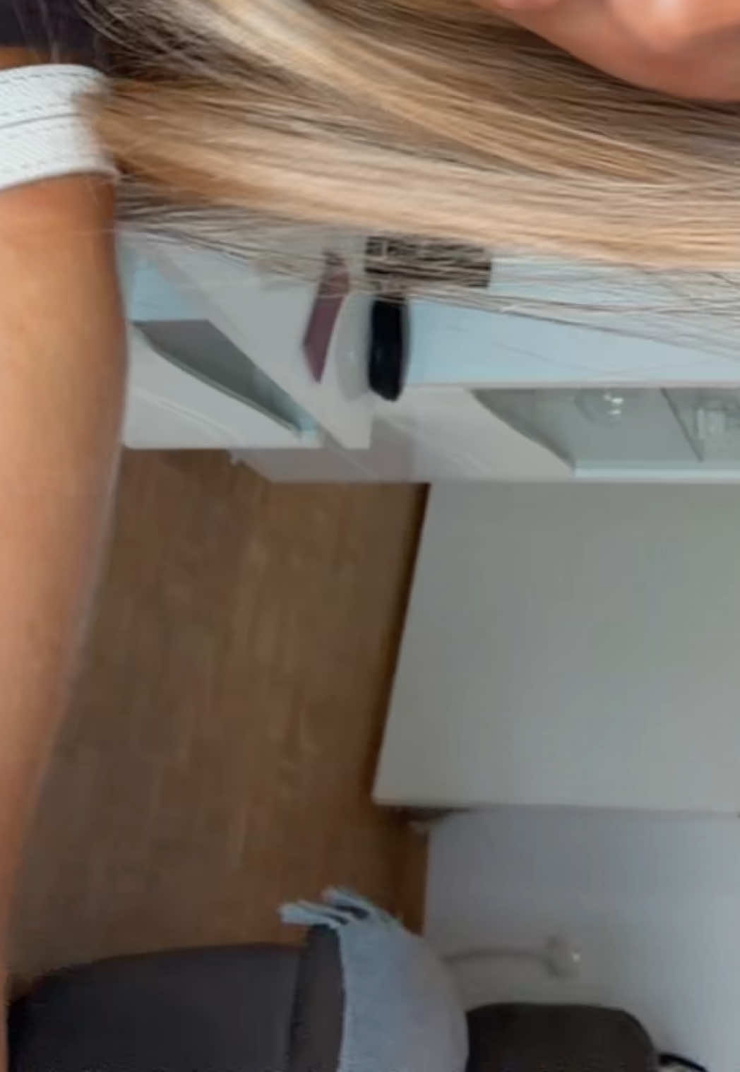 @лара
