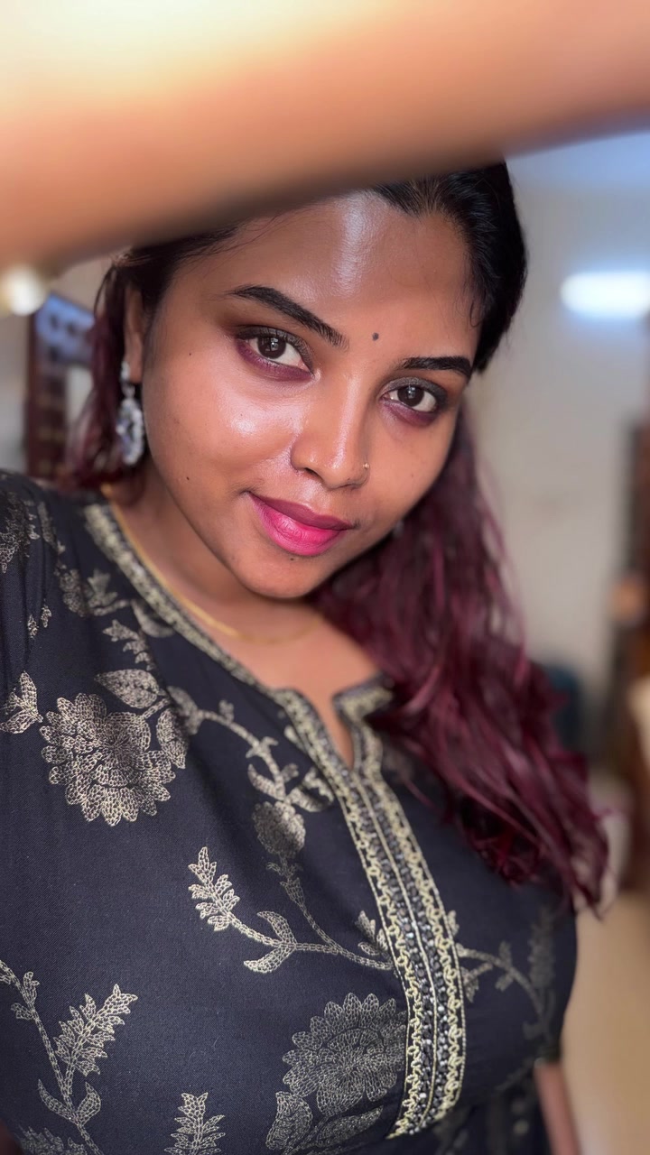@Elakkiyaa