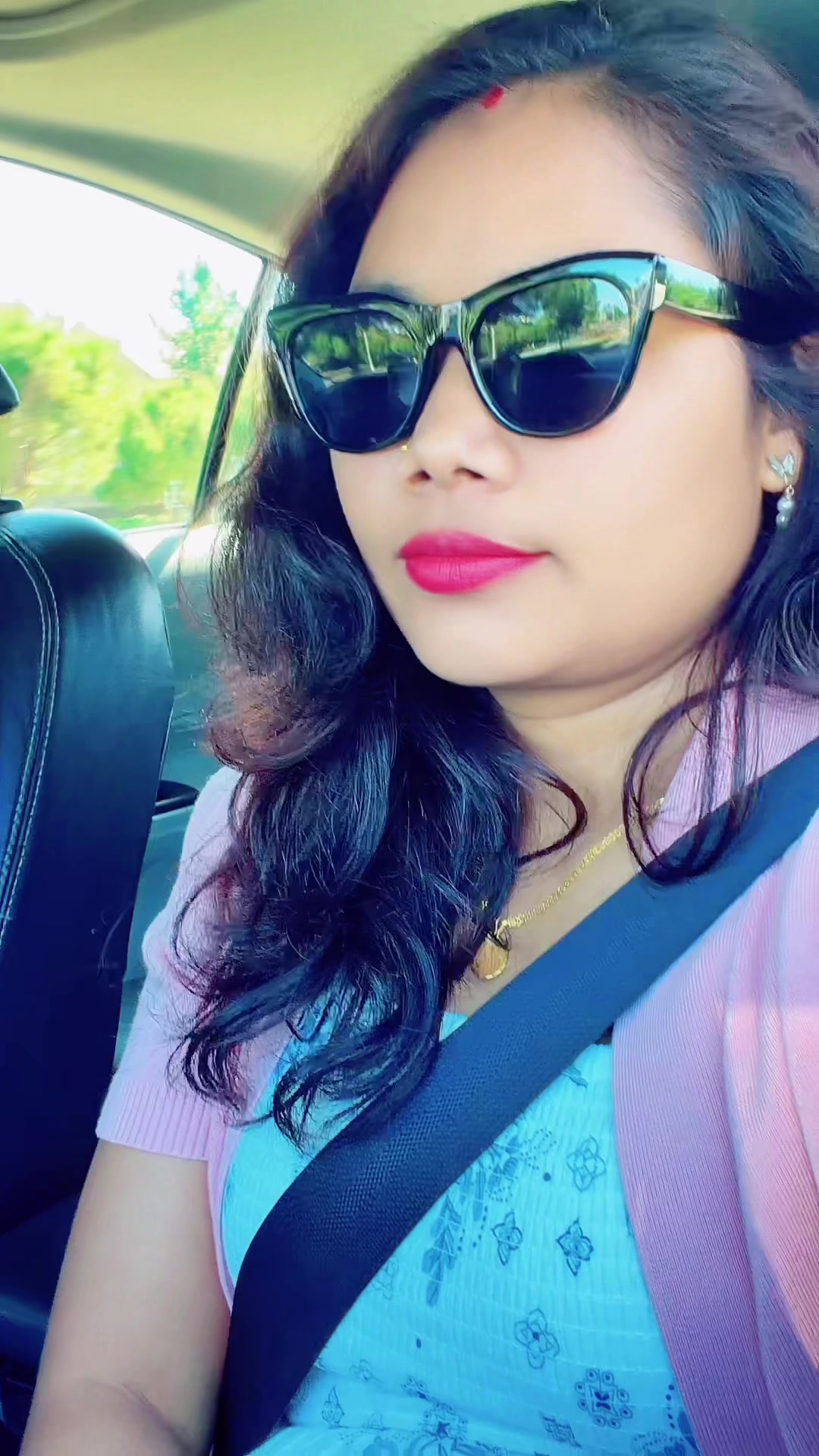 @Resham Chaudhary 🇳🇵🇺🇸 ✌️