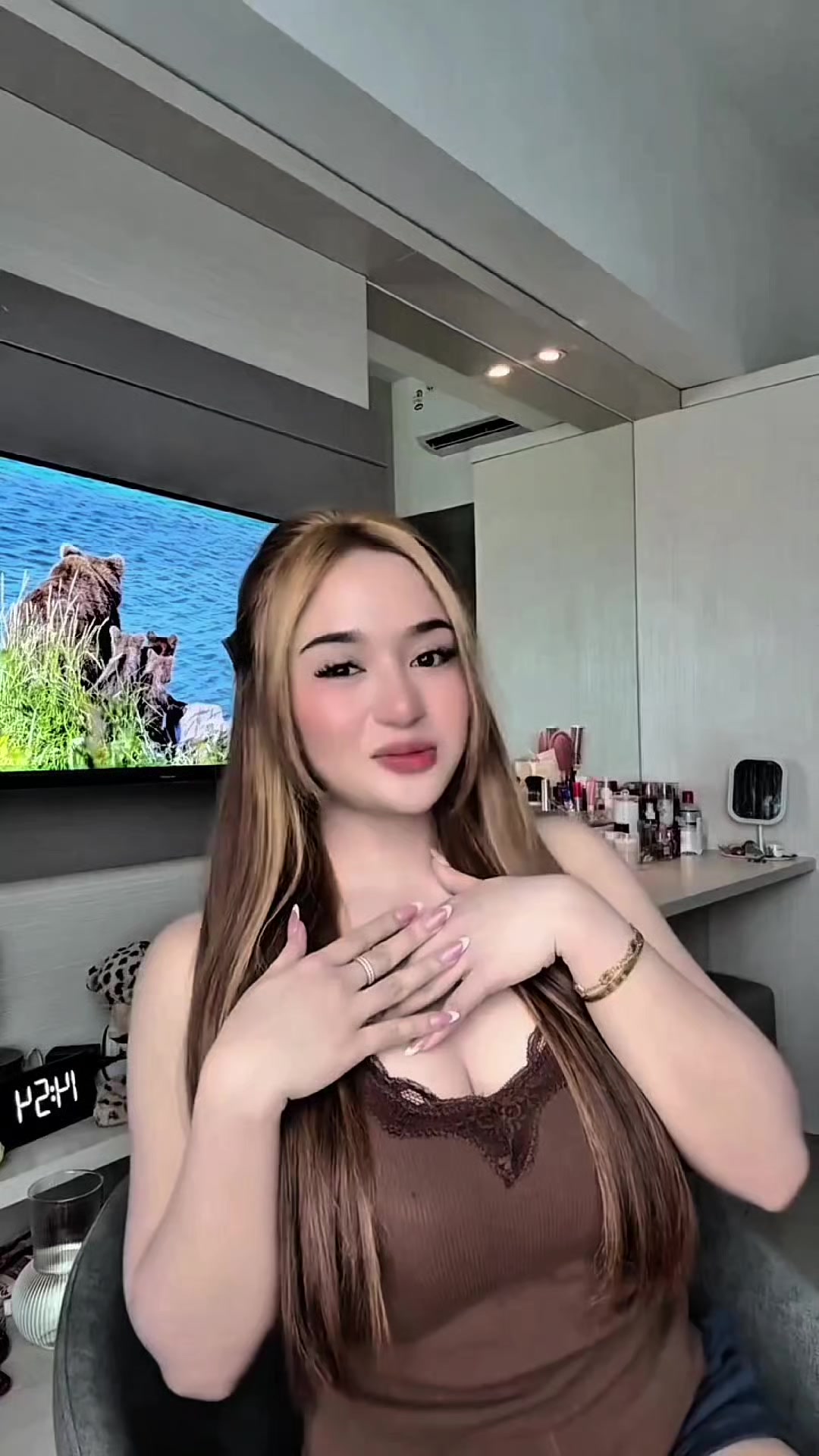 @monica👅