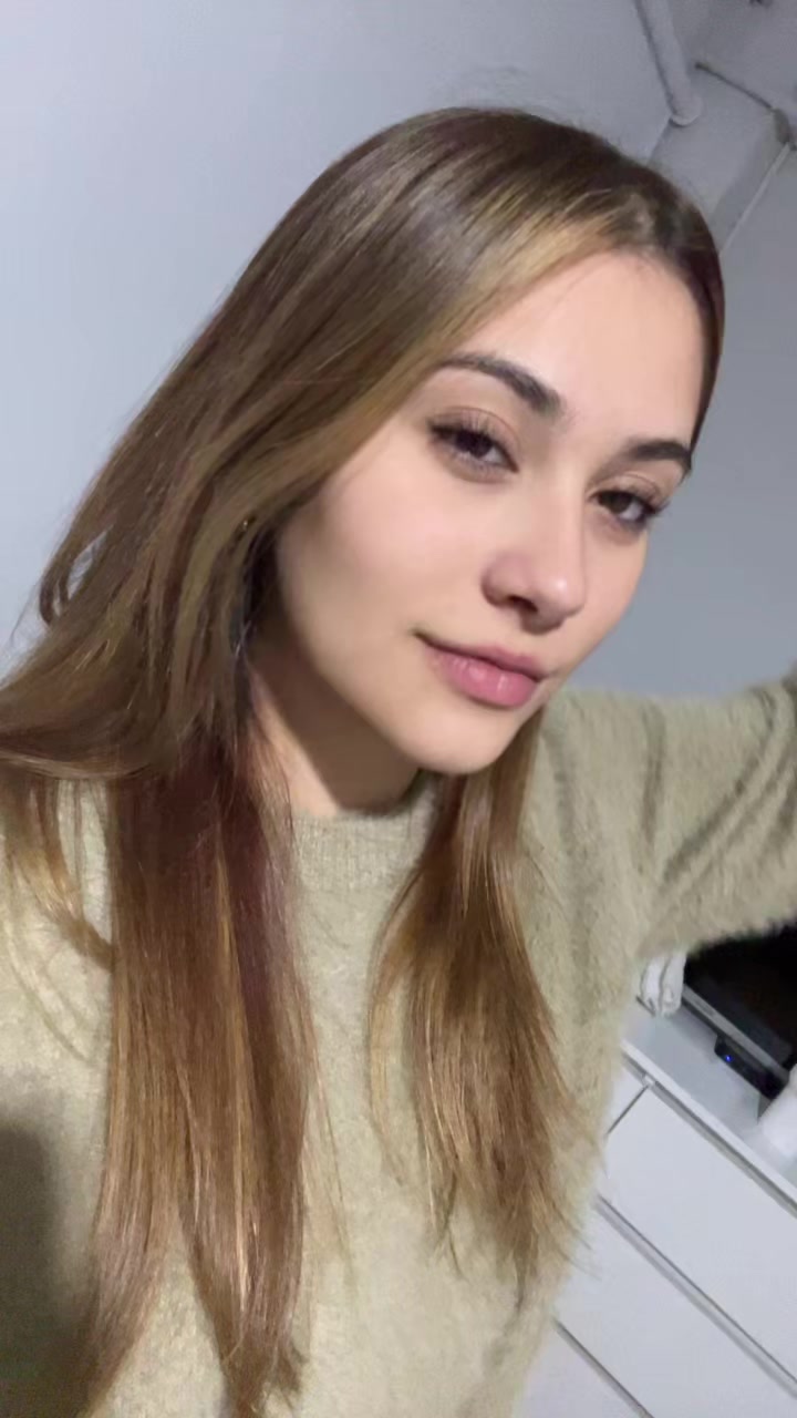 @julilouzaan