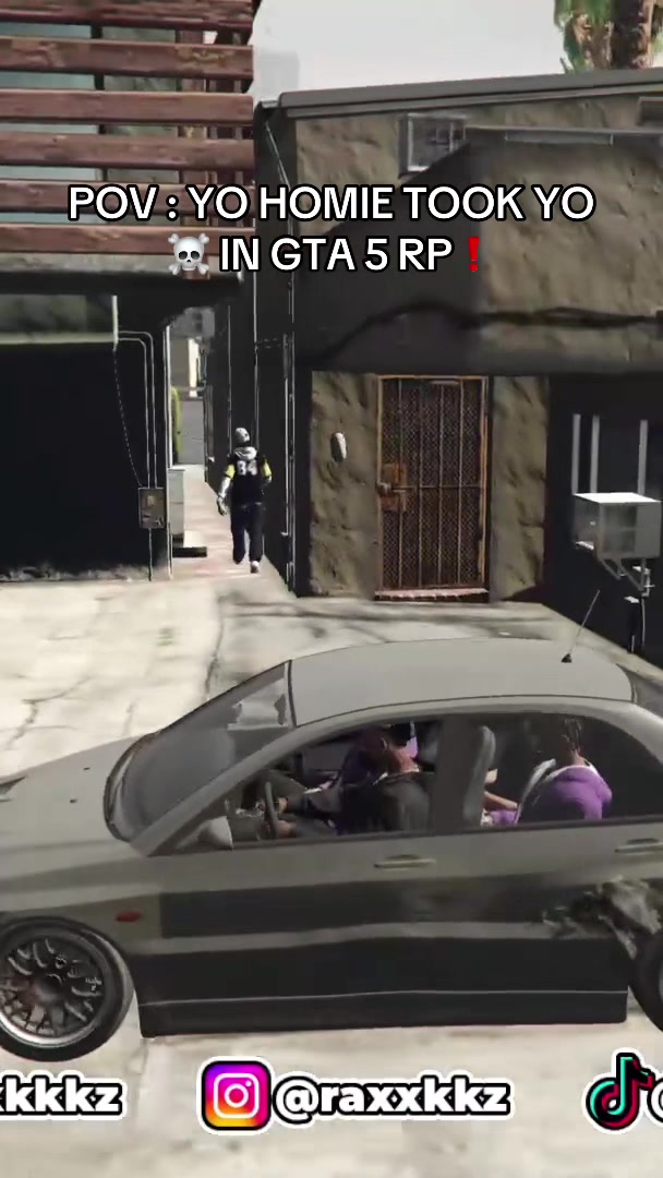 @Twitch: @Raxkkkz