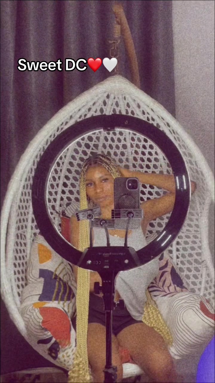 @>>>SHE’S A LONER🥹📌<<<<