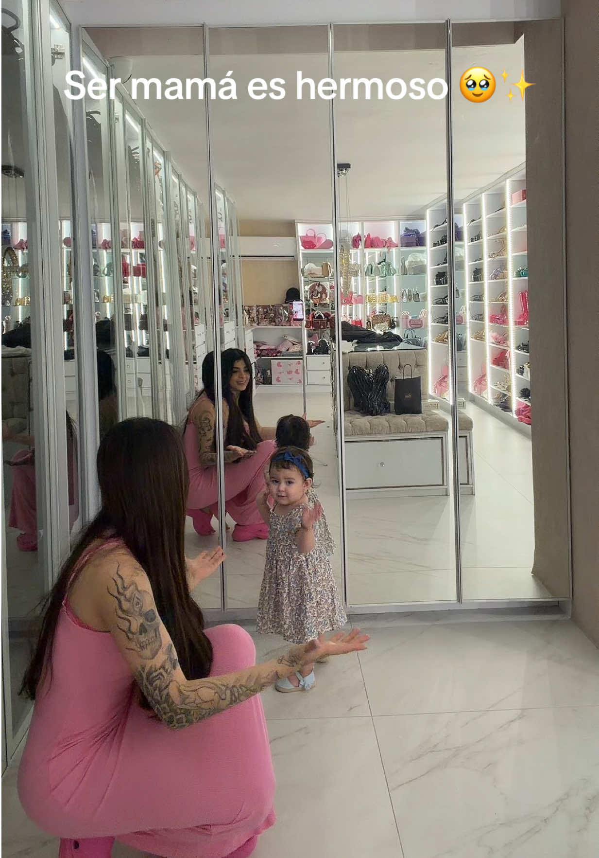 @Karelyruizoficial01