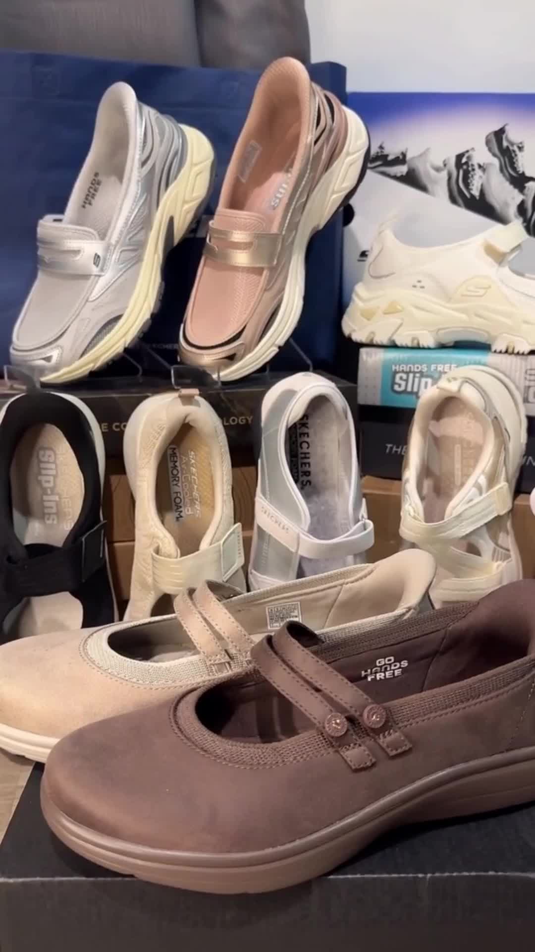 @K.S6titchSkechers