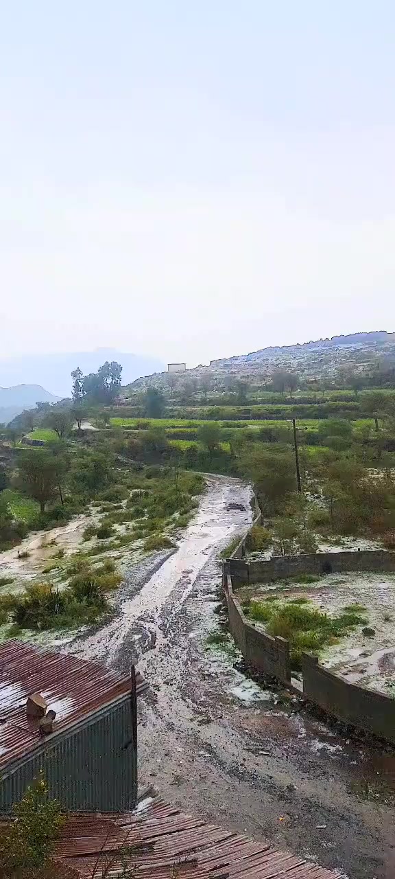 @إب ، بعدان