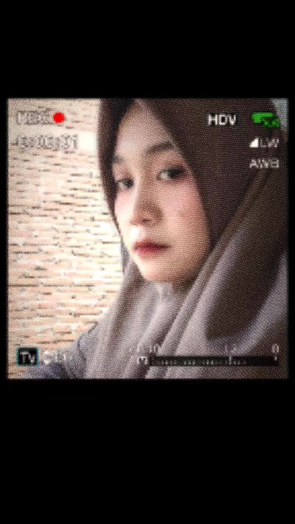 @lhyna