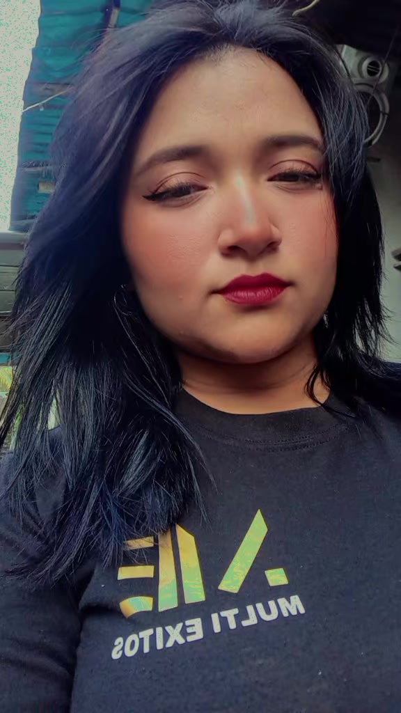 @Daniela🕷