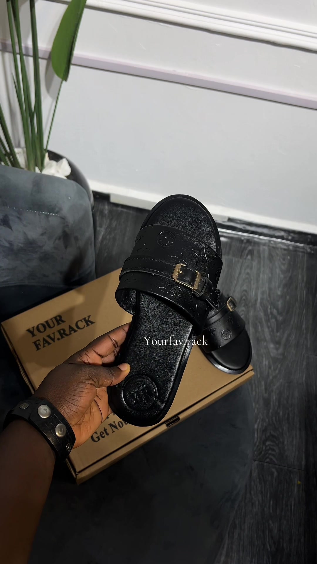@YFR ||HANDMADE SLIPPERS ILORIN