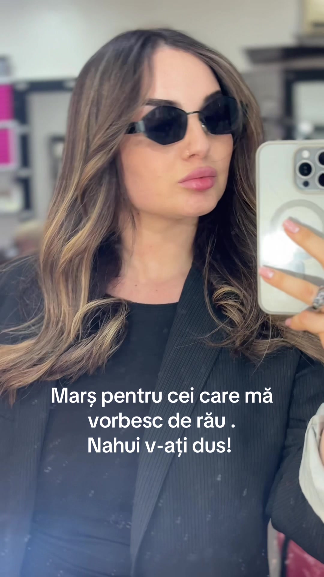 @Lara Goian