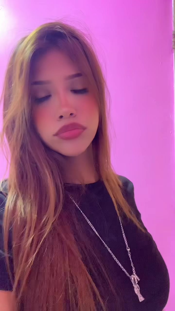 @𝕵𝖔𝖍𝖊𝖑𝖞_𝖔𝖋𝖎𝖈𝖎𝖆𝖑🦋.
