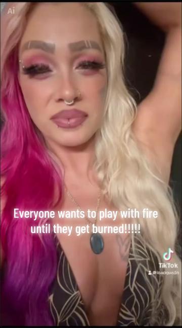 @qu33nlashesz