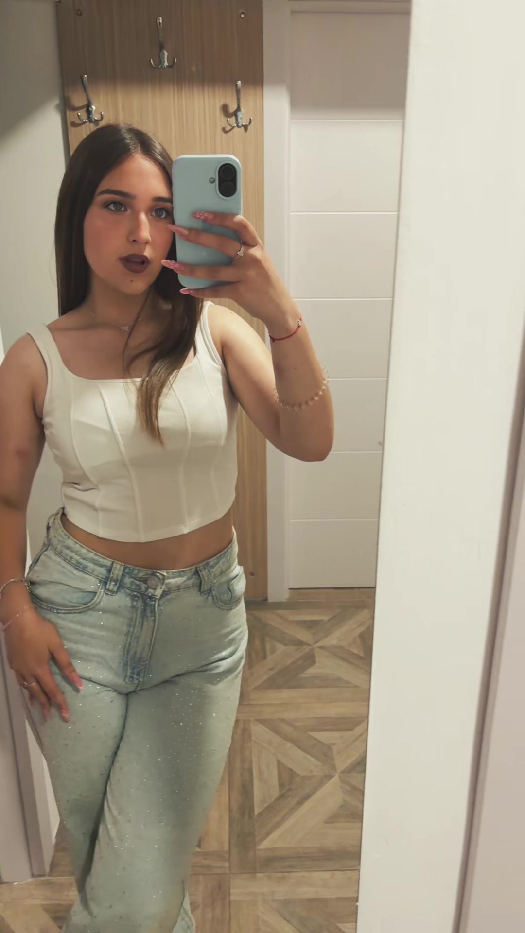 @Ana