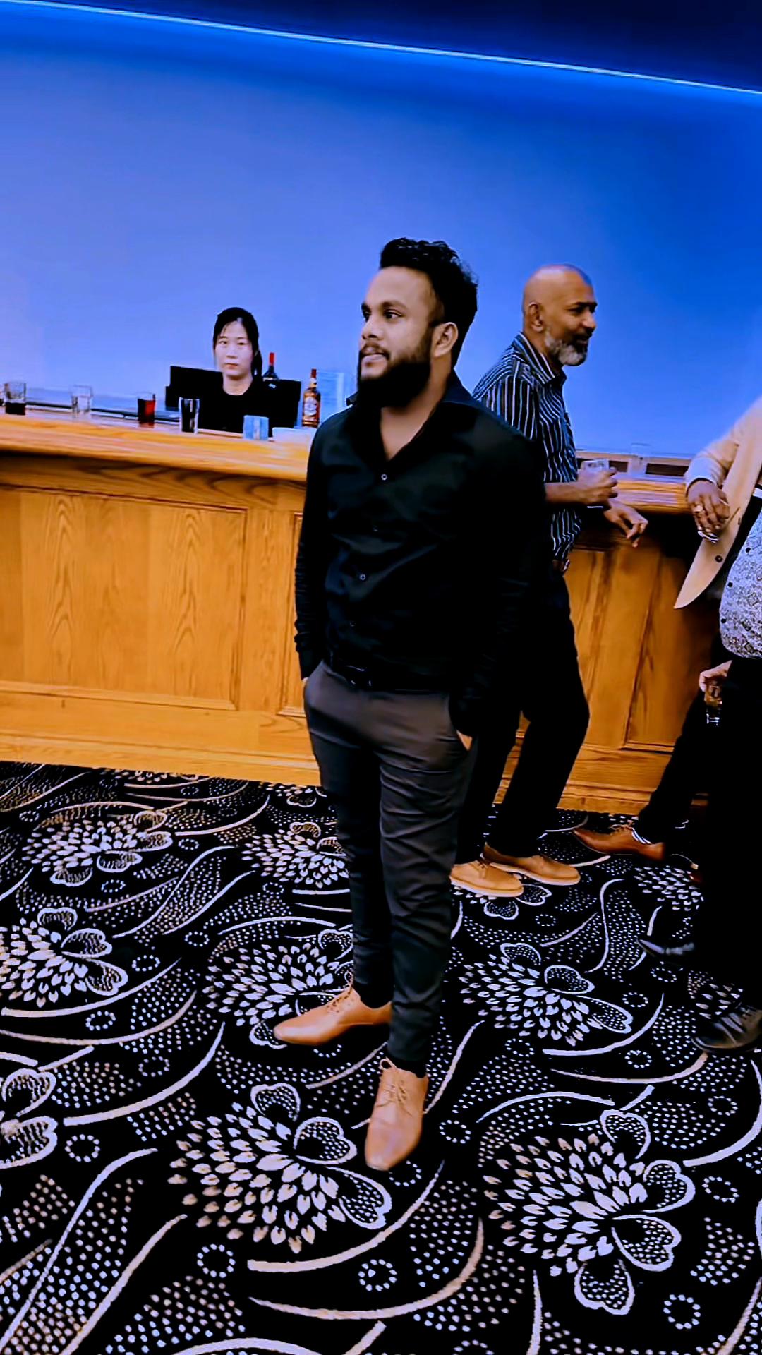 @Beard boy🖤🇨🇦