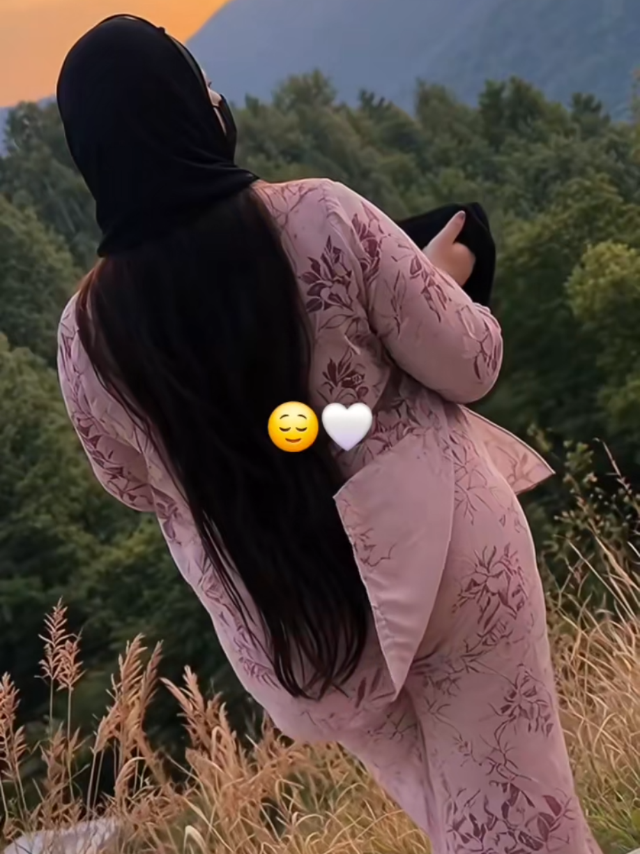 @ZOYA KHAN