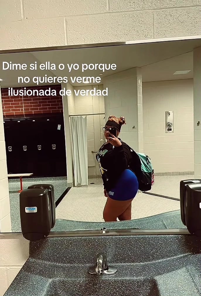 @Reina official
