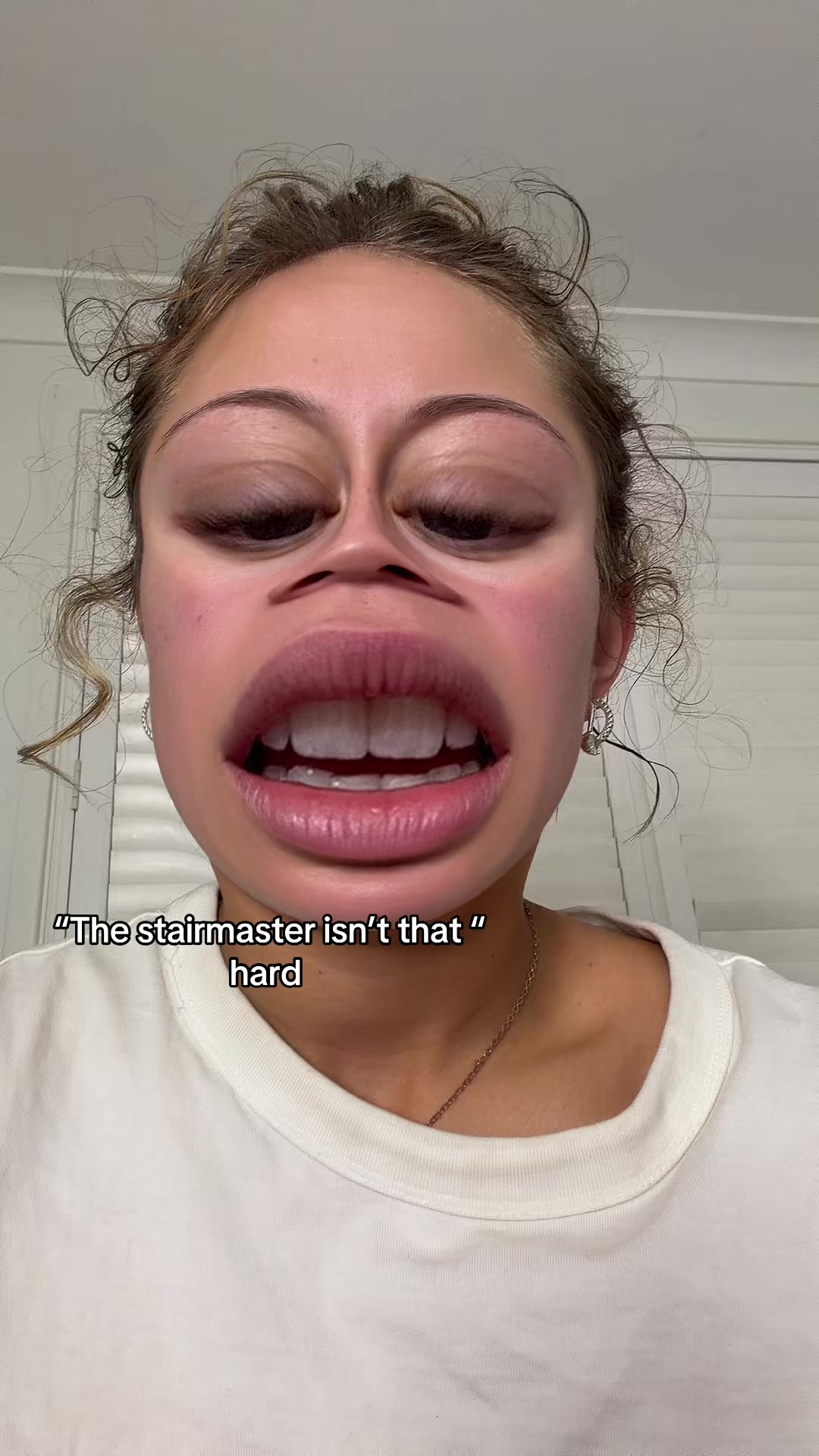 @D E R E L L E . A V E R Y