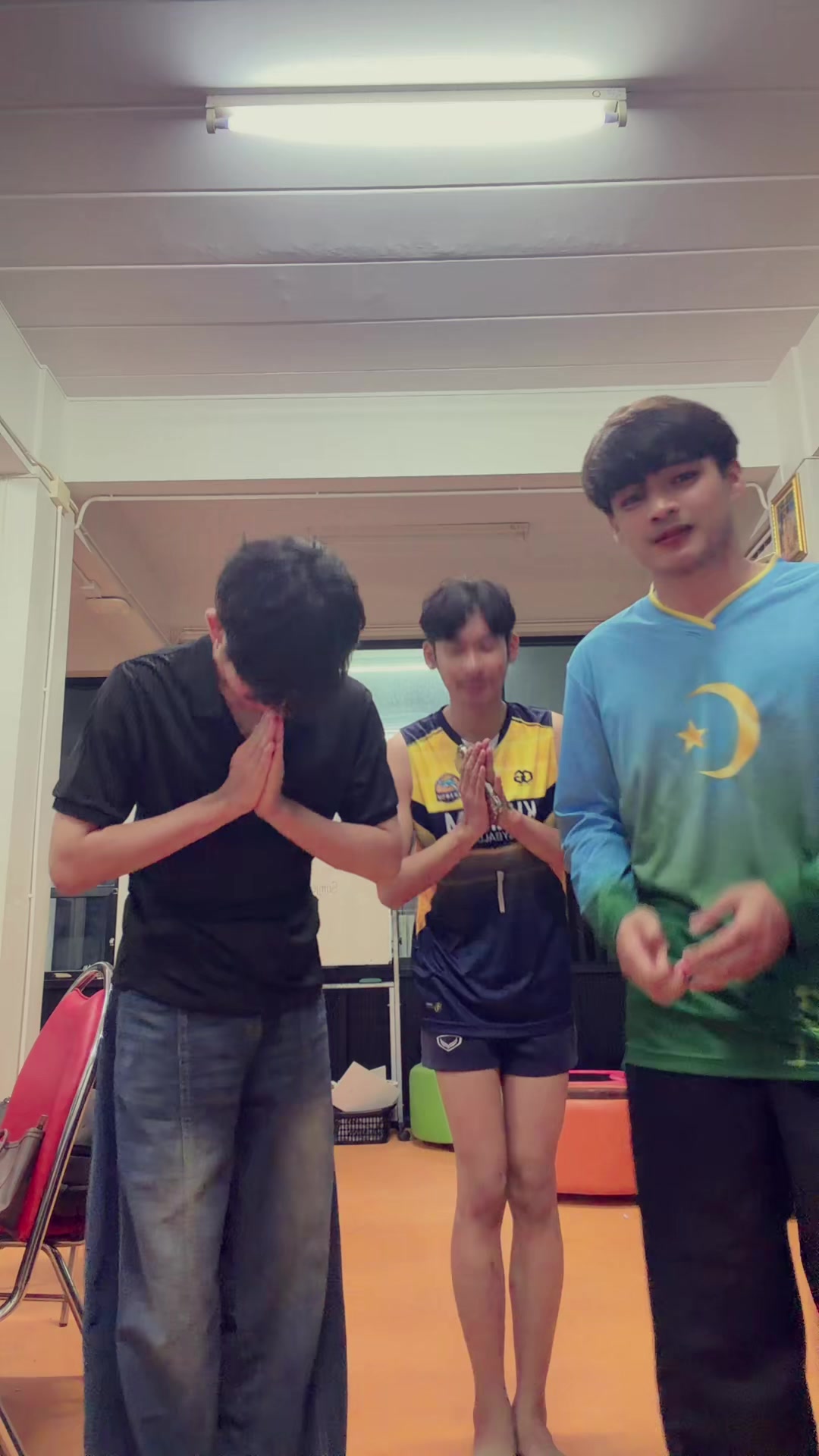 @โจนัสลูกป้าเอียด