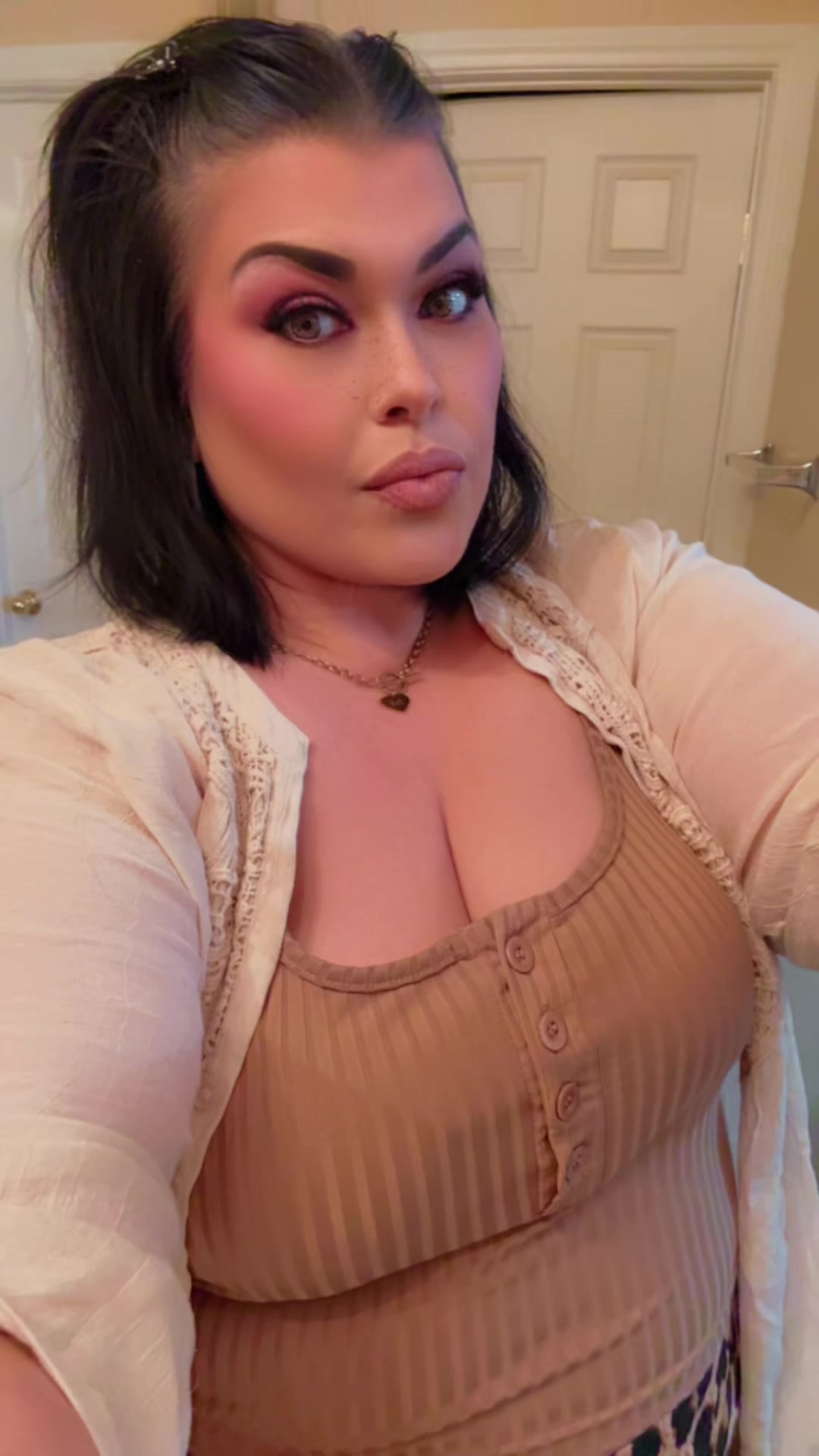 @𝓜𝓲𝓪_𝓗𝓪𝔃𝓮𝓵 🎀
