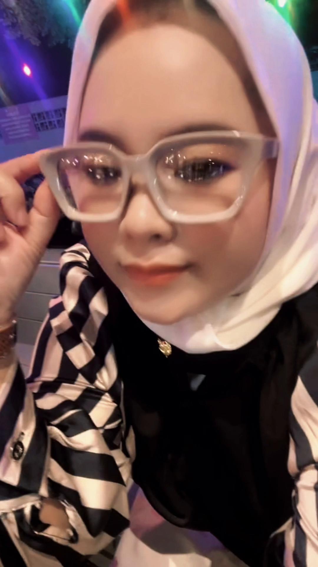 @dhena88