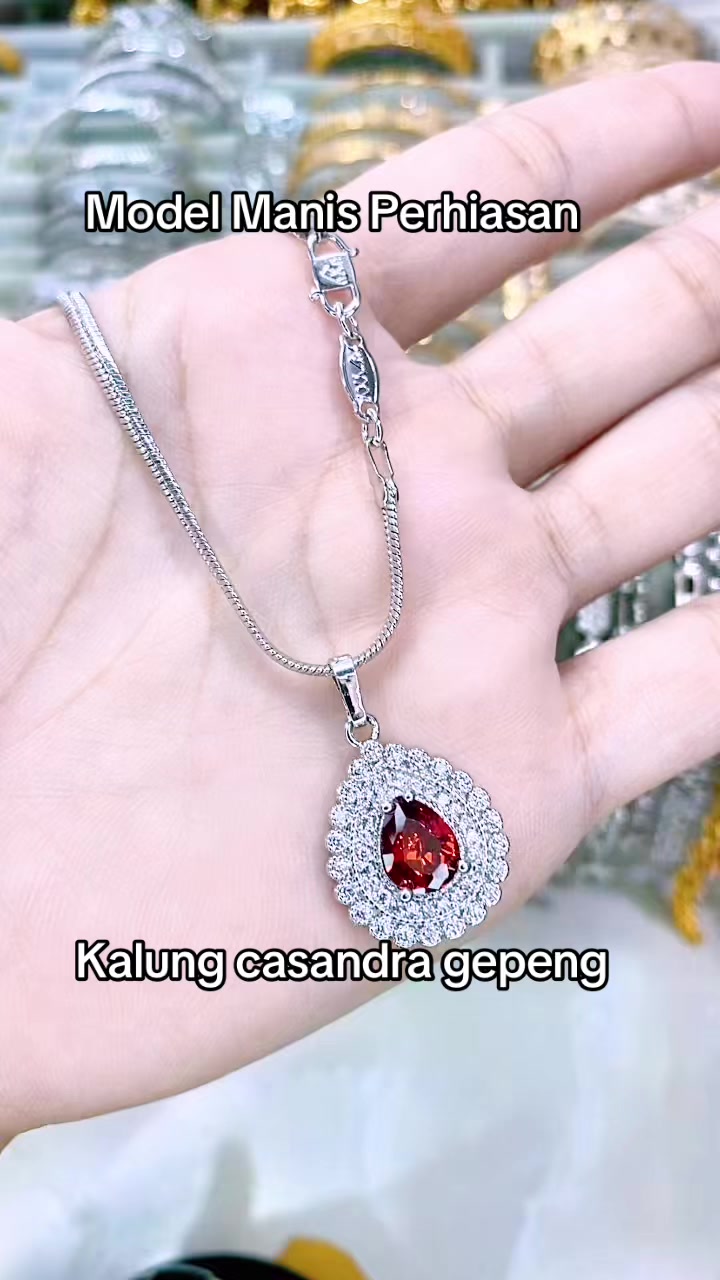 @Model Manis Perhiasan