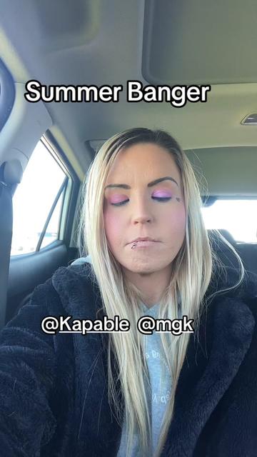 @Chryssie___