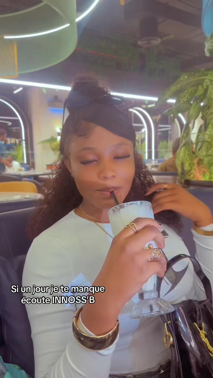 @Exaucia Lukau🧜♀️🌚🕊️💋