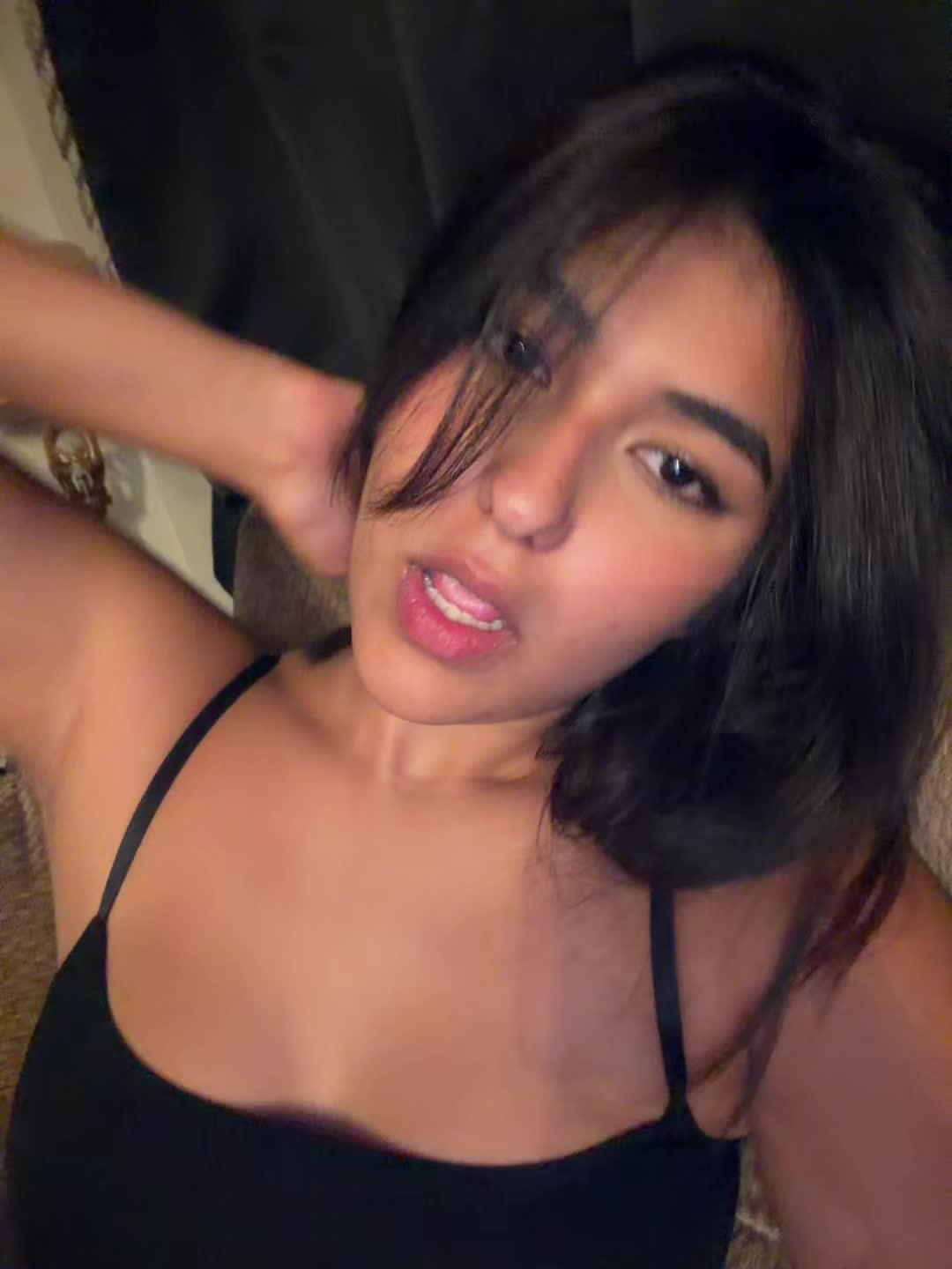@Mia ☻.