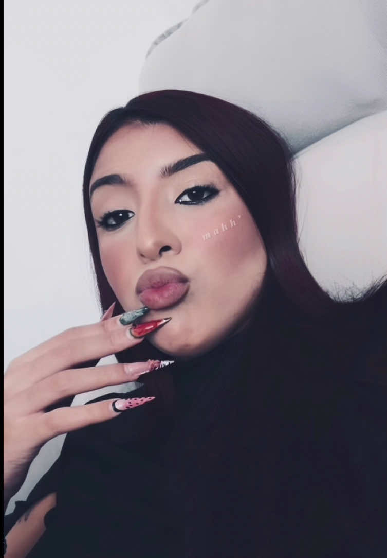 @𝓜𝒂𝒉𝒉 . 💘